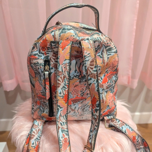 Retro Print Backpack - Picture 3 of 9